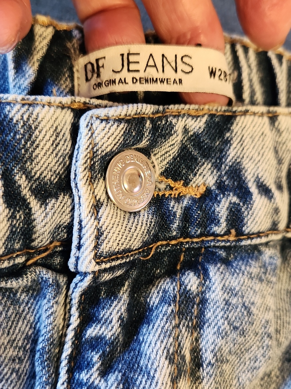 DeFacto Light Wash Elastic Hem Women’s Jogger Jeans Size 28 Waist - Picture 6 of 12